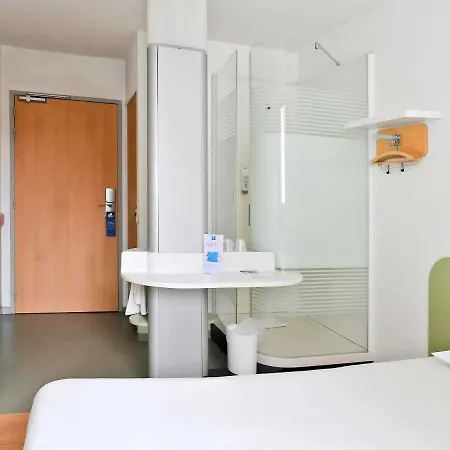 Ibis Budget Nimes Centre Gare Exterior photo